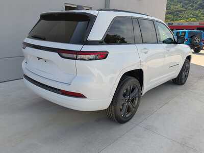 2027 Jeep Grand Cherokee, $52270. Photo 3