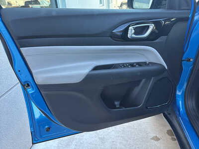 2025 Jeep Compass, $24300. Photo 10