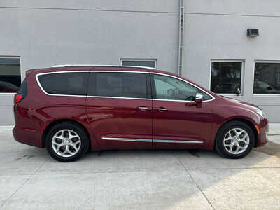 2019 Chrysler Pacifica, $16990. Photo 7