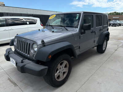 2016 Jeep Wrangler Unlimited, $13600. Photo 3