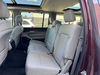 2023 Jeep Wagoneer, $50600. Photo 11