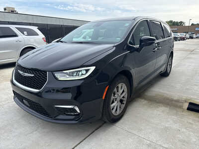 2026 Chrysler Pacifica, $33600. Photo 3