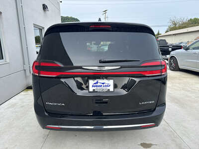 2026 Chrysler Pacifica, $33600. Photo 5