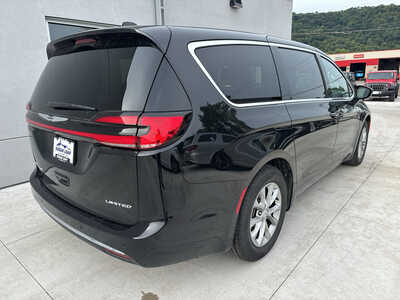 2026 Chrysler Pacifica, $33600. Photo 6