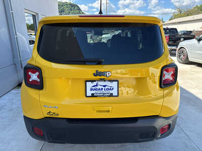 2023 Jeep Renegade, $18600. Photo 5