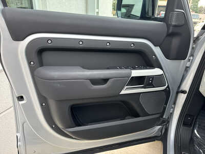 2020 Land Rover Defender, $34990. Photo 10