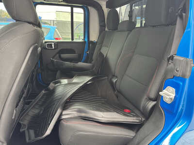 2021 Jeep Gladiator, $34990. Photo 11
