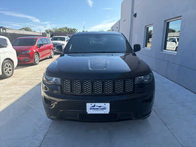 2018 Jeep Grand Cherokee, $16990. Photo 2