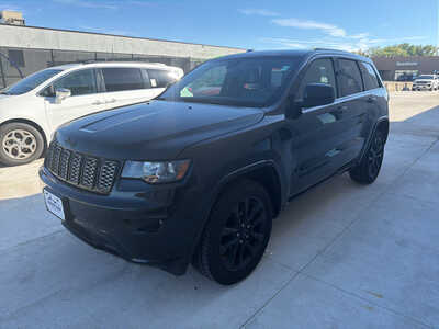 2018 Jeep Grand Cherokee, $16990. Photo 3