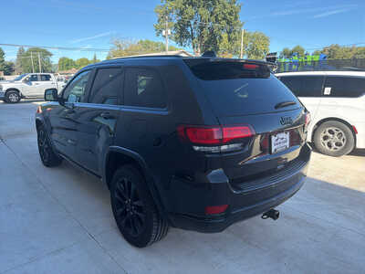 2018 Jeep Grand Cherokee, $16990. Photo 4