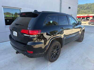 2018 Jeep Grand Cherokee, $16990. Photo 6