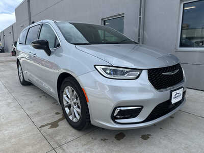 2026 Chrysler Pacifica, $33550. Photo 1