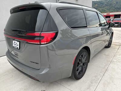 2025 Chrysler Pacifica, $28850. Photo 6