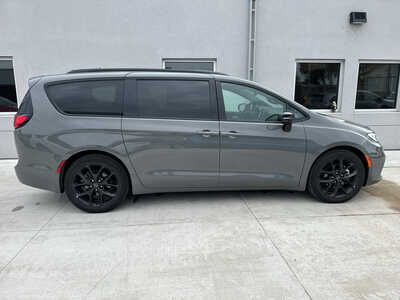 2025 Chrysler Pacifica, $28850. Photo 7
