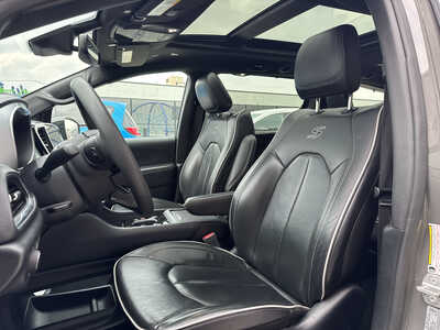 2025 Chrysler Pacifica, $28850. Photo 8