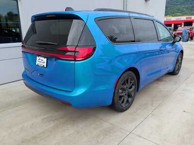2026 Chrysler Pacifica, $33600. Photo 3