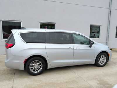 2026 Chrysler Pacifica, $30600. Photo 2
