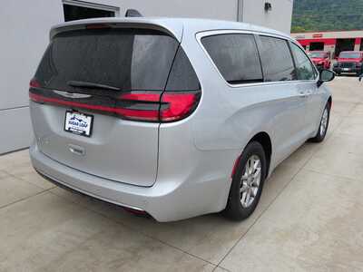 2026 Chrysler Pacifica, $30600. Photo 3