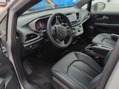 2026 Chrysler Pacifica, $30600. Photo 4