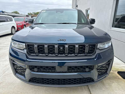 2027 Jeep Grand Cherokee L, $58535. Photo 2