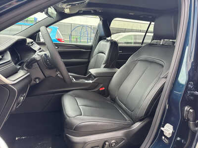 2027 Jeep Grand Cherokee L, $58535. Photo 8