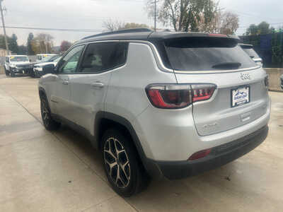 2025 Jeep Compass, $21990. Photo 4