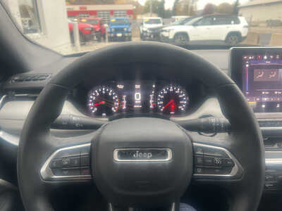 2025 Jeep Compass, $21990. Photo 7