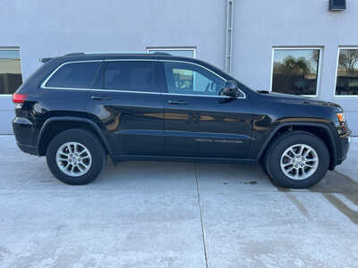 2020 Jeep Grand Cherokee, $18600. Photo 2