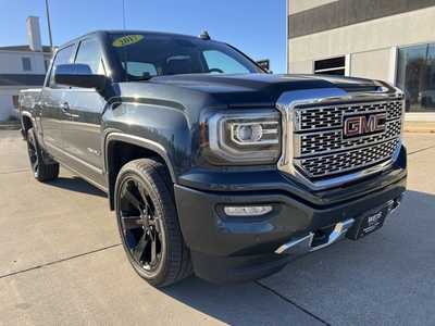 2017 GMC 1500 Crew Cab, $23500. Photo 2