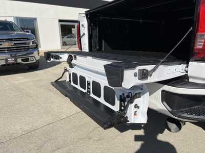 2023 GMC 3500 Crew Cab, $68000. Photo 10