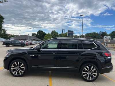 2023 Volkswagen Atlas, $38500. Photo 5