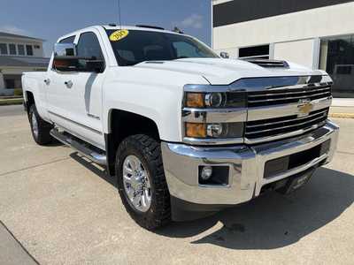 2019 Chevrolet 3500 Crew Cab, $42500. Photo 2