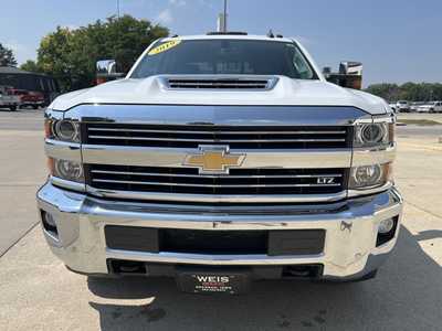 2019 Chevrolet 3500 Crew Cab, $42500. Photo 3