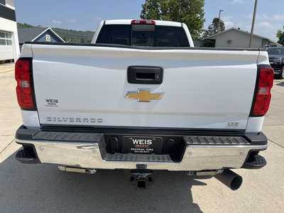 2019 Chevrolet 3500 Crew Cab, $42500. Photo 7