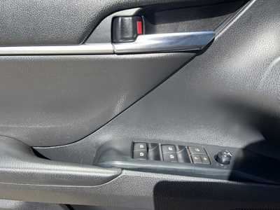 2020 Toyota Camry, $20500. Photo 9