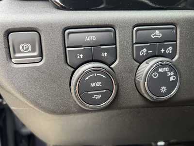 2022 Chevrolet 1500 Crew Cab, $36800. Photo 12
