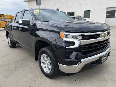 2022 Chevrolet 1500 Crew Cab, $36800. Photo 2