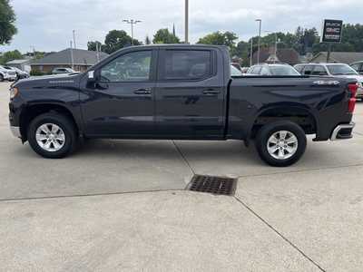 2022 Chevrolet 1500 Crew Cab, $36800. Photo 5