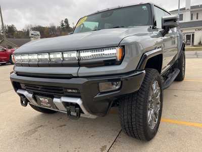 2025 GMC Hummer EV, $107920. Photo 4