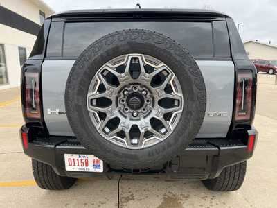 2025 GMC Hummer EV, $107920. Photo 7