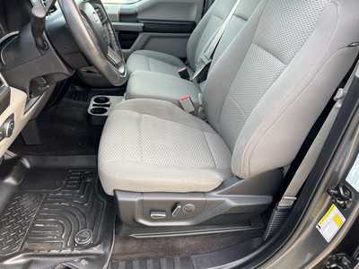 2017 Ford F150 Crew Cab, $23700. Photo 8