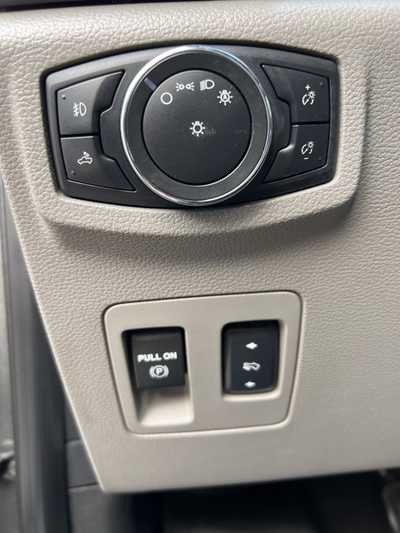 2017 Ford F150 Crew Cab, $23700. Photo 9