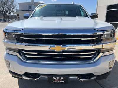 2018 Chevrolet 1500 Crew Cab, $35500. Photo 3