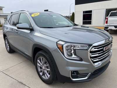 2024 GMC Terrain, $29850. Photo 2