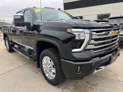 2024 Chevrolet 3500 Crew Cab, $65000. Photo 2