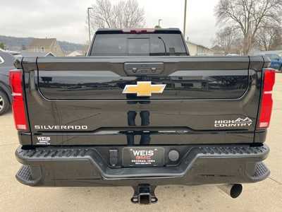 2024 Chevrolet 3500 Crew Cab, $65000. Photo 7