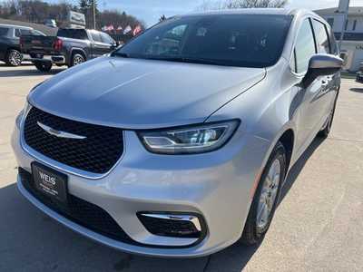 2023 Chrysler Pacifica, $25500. Photo 4