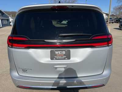 2023 Chrysler Pacifica, $25500. Photo 7