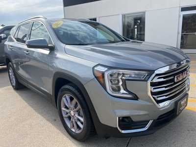 2023 GMC Terrain, $27100. Photo 2