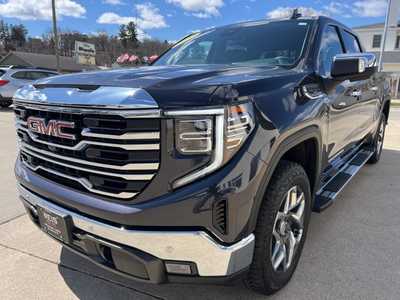 2022 GMC 1500 Crew Cab, $51800. Photo 4